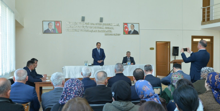 Taleh Qaraşov Separadi və Tükəvilə kəndlərinin sakinlərinin qayğı və problemlərini dinləyib