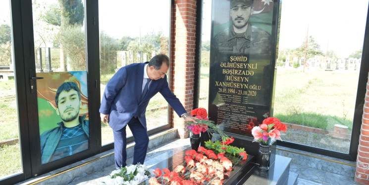Lənkəran ŞİH başçısı şəhid Hüseyn Bəşirzadənin məzarını ziyarət edib
