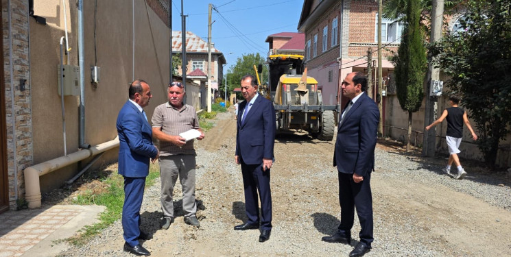 Taleh Qaraşov Lənkərandakı yol infrastruktur layihələrinin gedişi ilə tanış olub